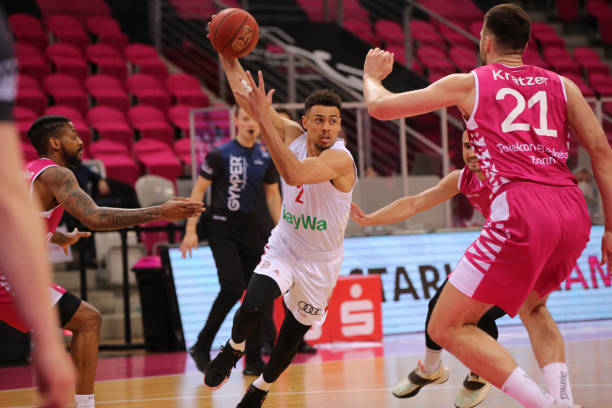 孙兴慜凭借 孙兴慜凭借