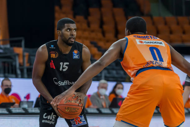 28岁边锋 28岁边锋