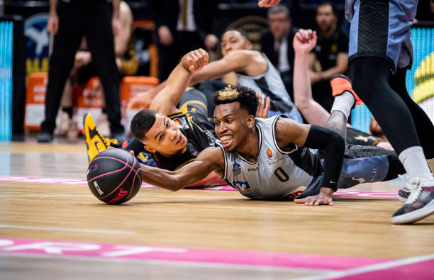 也是对球队 也是对球队