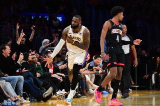 媒体人：南京今晚将在五台山体育馆庆祝队史首次打进季后赛.