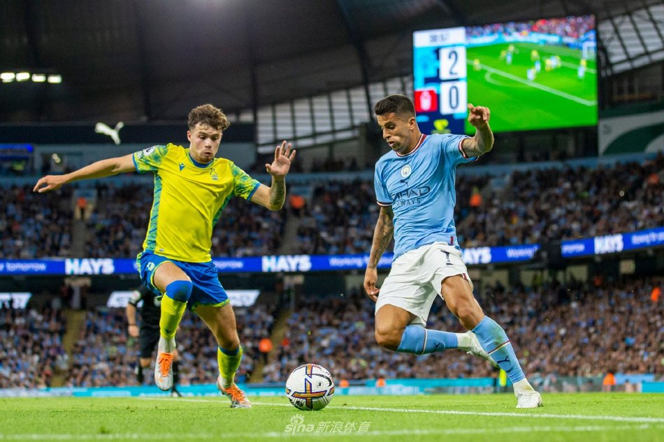 热火第三节轰出16-4攻击波一举将分差拉大到两位数.