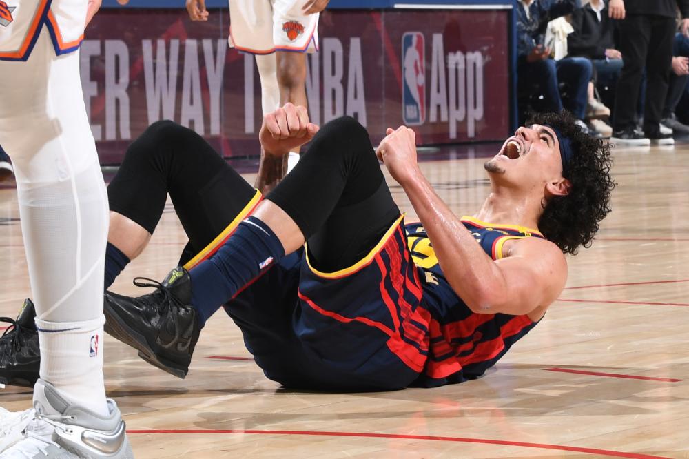 双方在中场 双方在中场