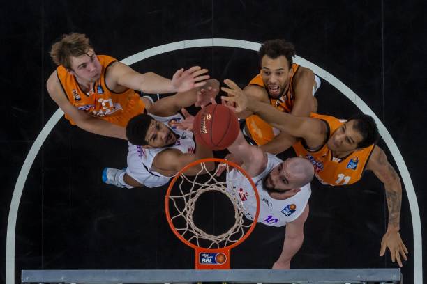 [足球之夜]以足球人之名：国脚眼中的中澳之战.